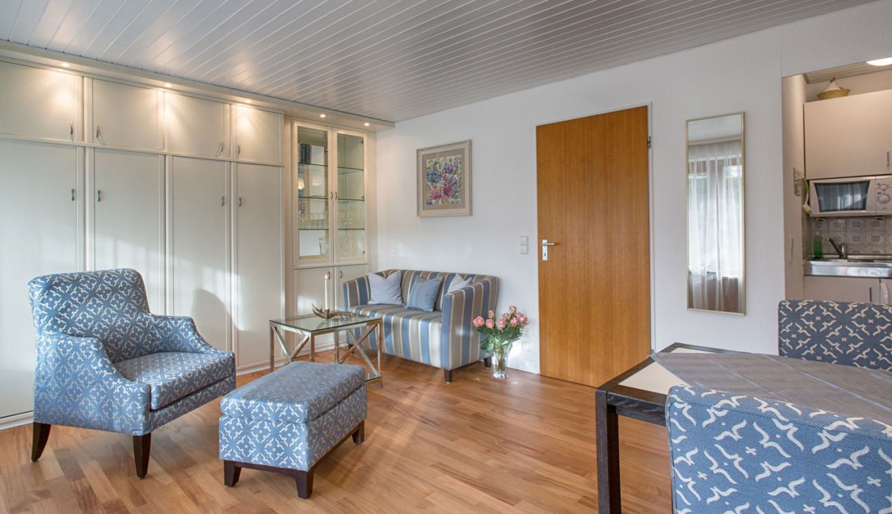 Ein-Raum-Ferienwohnung ausgestattet mit Dusche, Nespresso-Kaffeemaschine und großer Terrasse